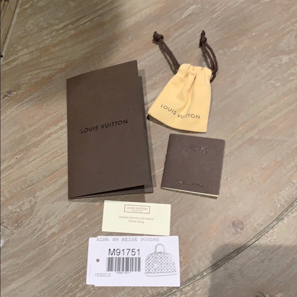 Louis Vuitton handbag. - Picture 8 of 8